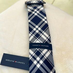 Tommy Hilfiger NWT mens tie. Navy and white plaid